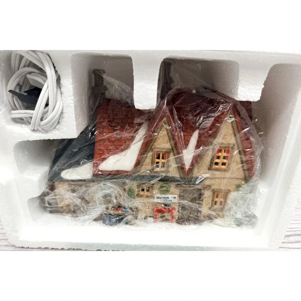 DEPT 56 HERITAGE COLLECTION DICKENS VILLAGE SERIES BUTTER TUB FARMHOUSE  RETIRED